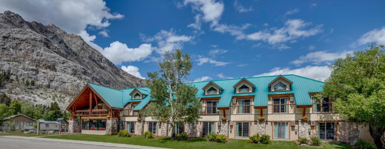 Waterton Glacier Suites Esterno foto