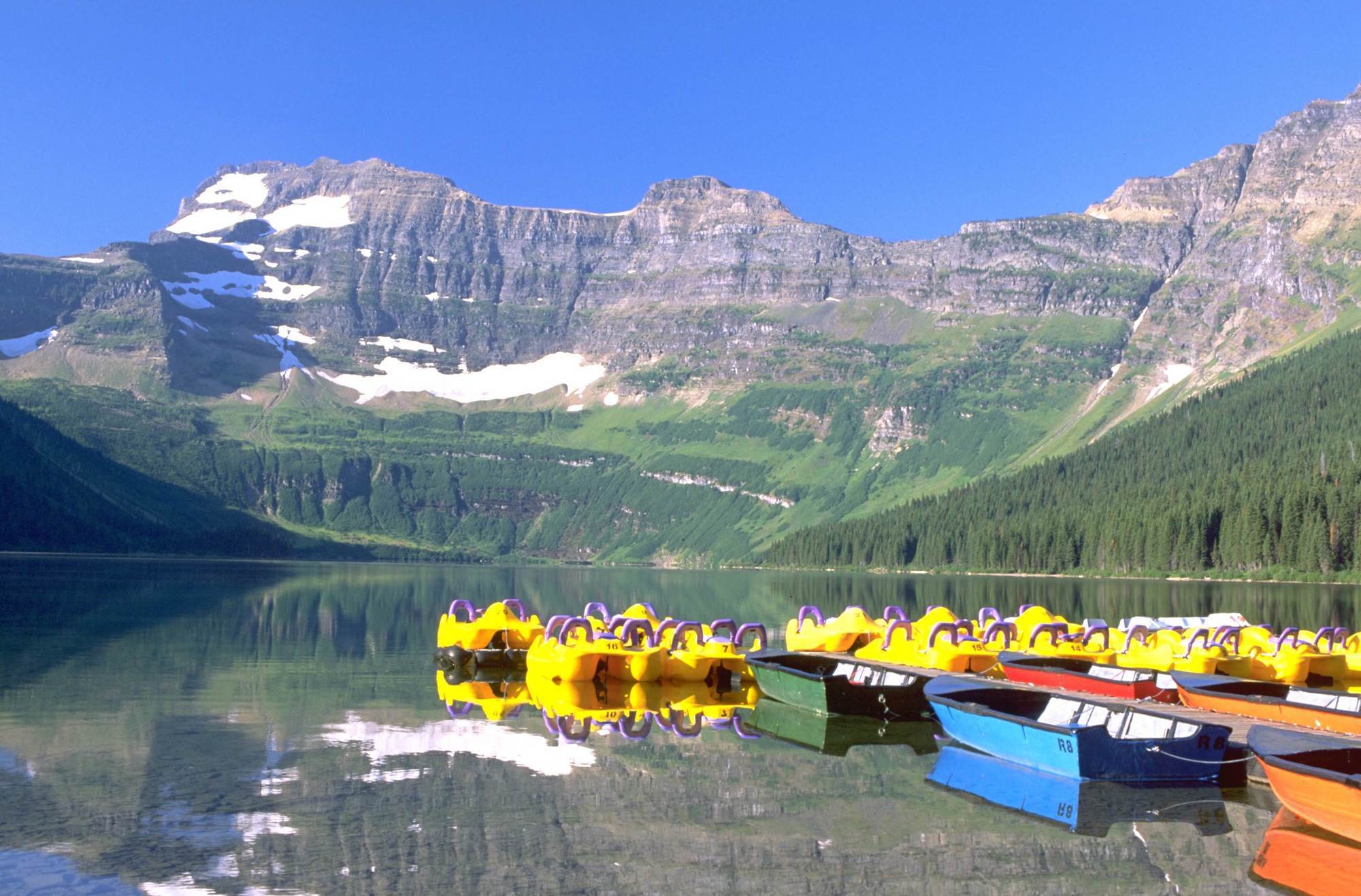 Waterton Glacier Suites Esterno foto