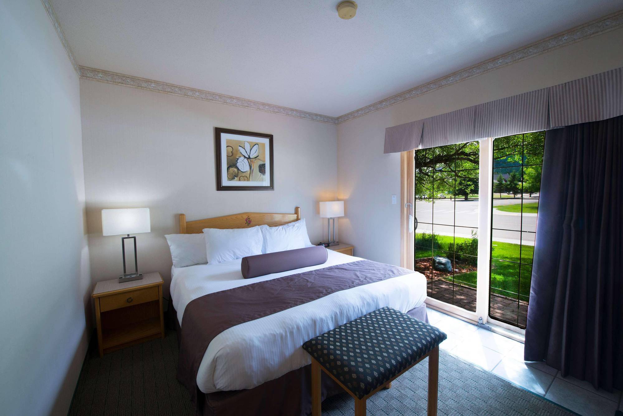 Waterton Glacier Suites Esterno foto